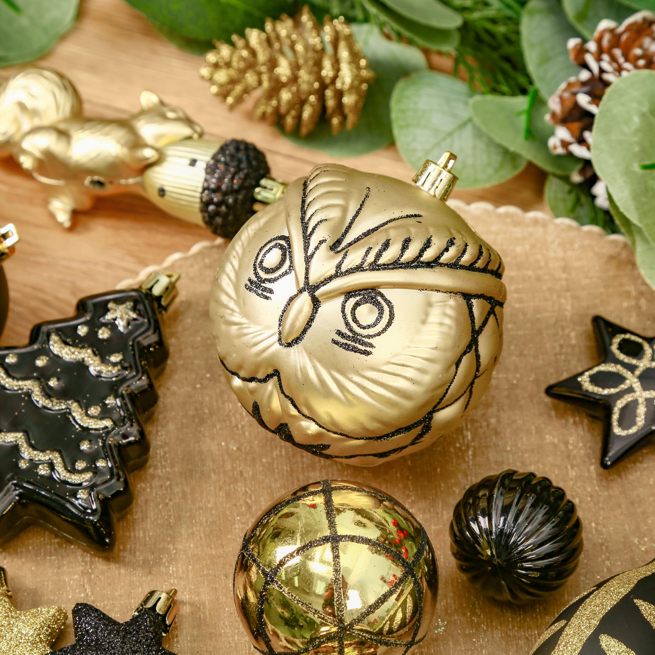 96pcs Black & Gold Forest Theme and Animal Designs Christmas Tree Ornaments Set